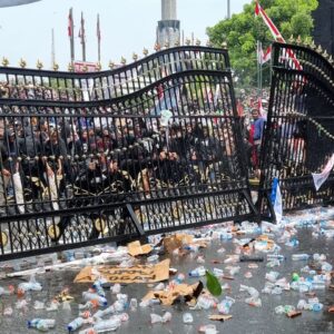 07e4a3ed-000a-4791-9a39-a0b93ec80e40