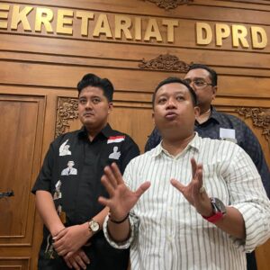 b5e2aa6c-8682-4a60-ad63-2a1df5ae00b6